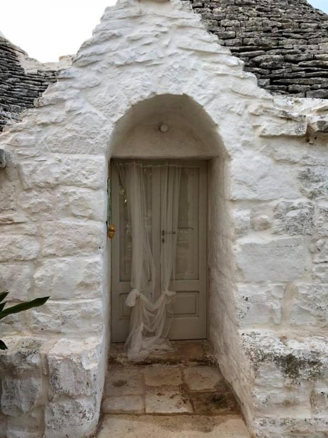 Borgo Trulli 1789 Bed & Breakfast Остуни Екстериор снимка