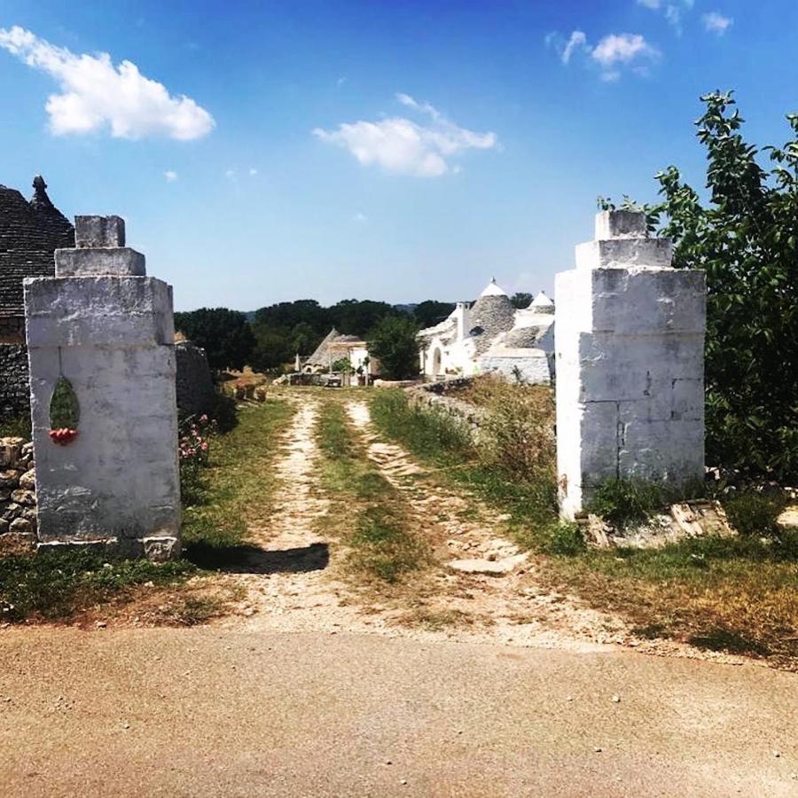 Borgo Trulli 1789 Bed & Breakfast Остуни Екстериор снимка